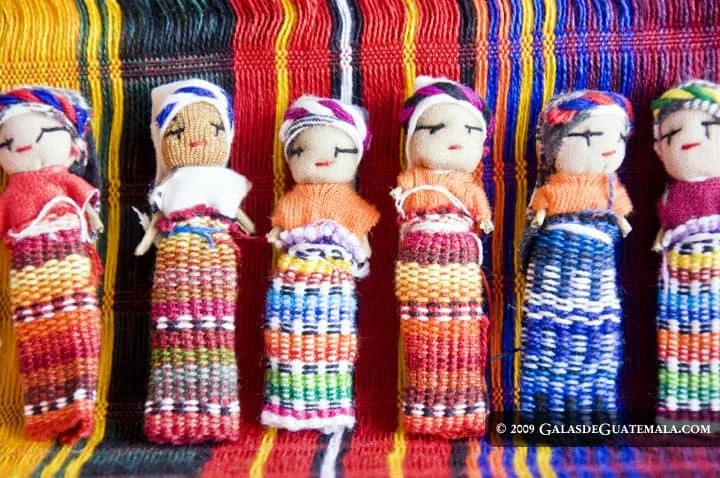 MUNECAS QUITAPENA